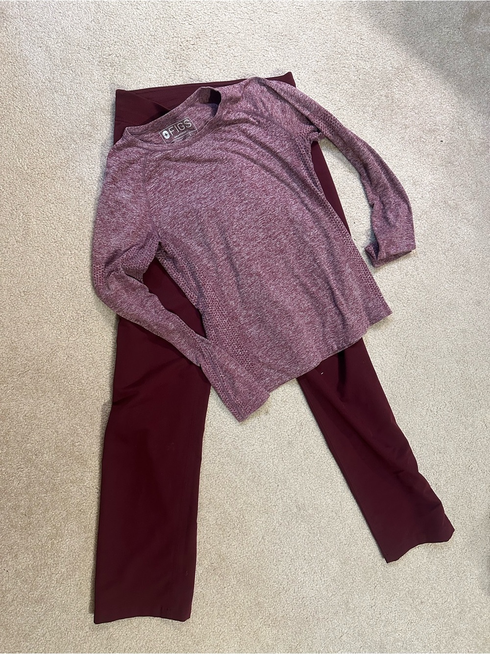 Figs Women's burgundy xs tall Livingston and small salta